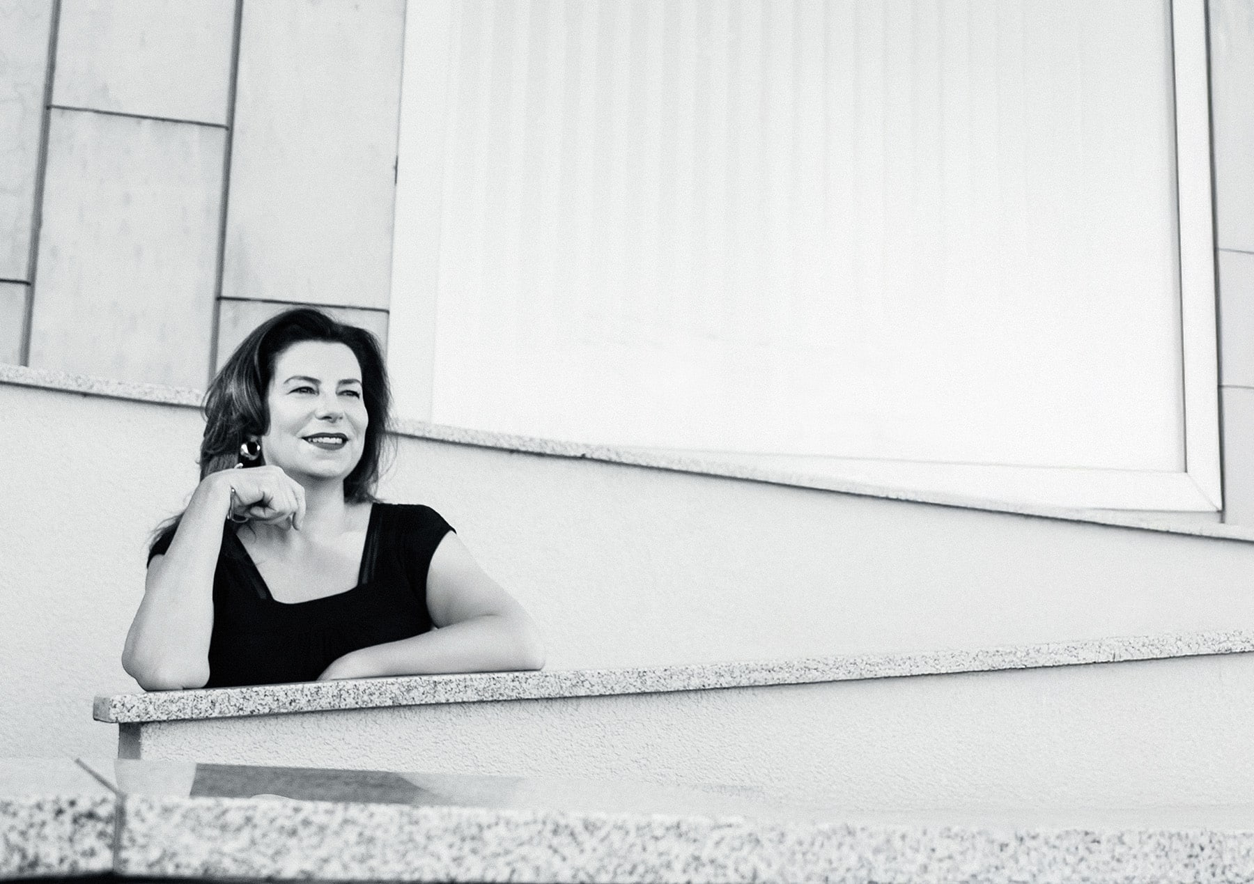 Ania Schmidt prezentuje swoje portfolio ról – jako mentor, coach, sparring partner i strateg wspiera liderów w zarządzaniu zmianą, rozwoju kariery i budowaniu odporności zawodowej